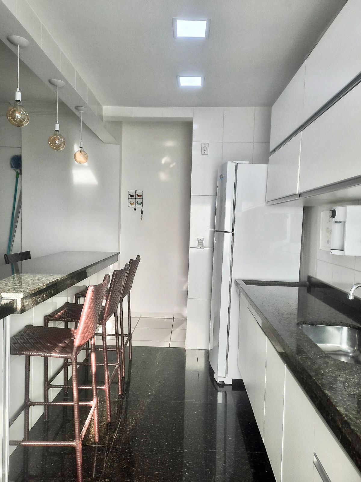 Cozinha com iluminação natural — Edifício Olímpia